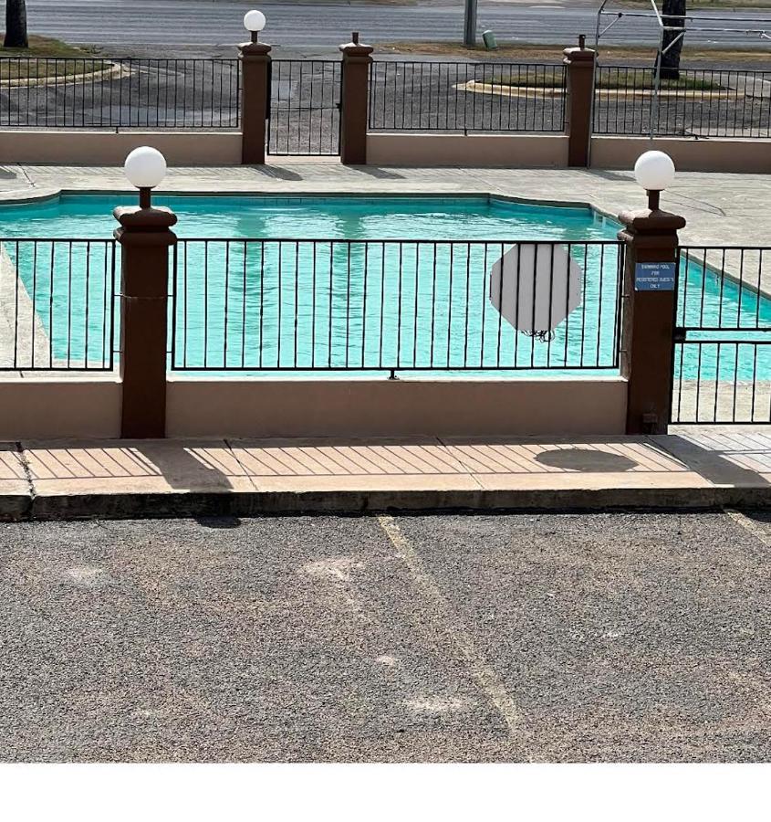 Executive Inn Mercedes Weslaco 外观 照片